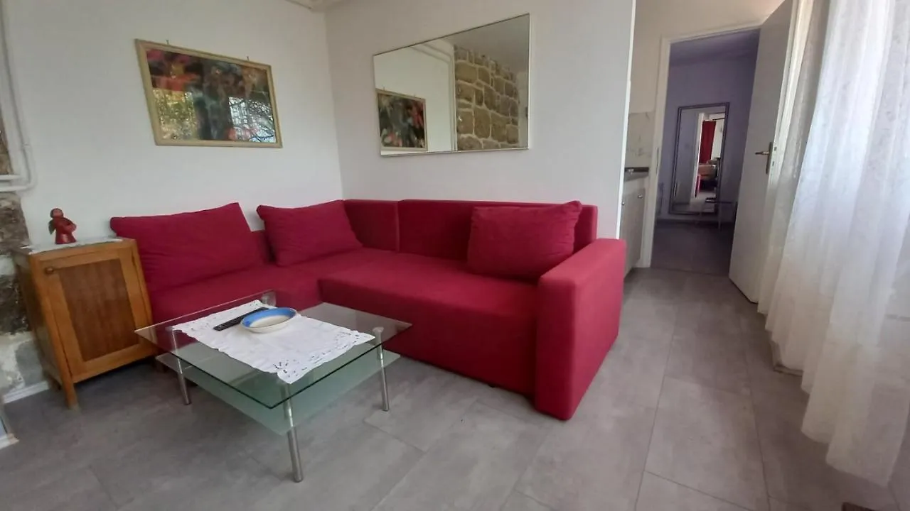 Apartments Darinka أوباتيا