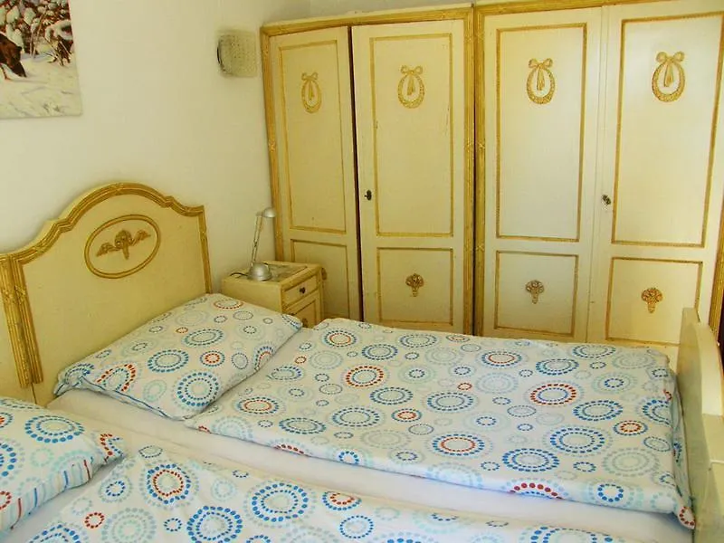 Apartments Darinka أوباتيا