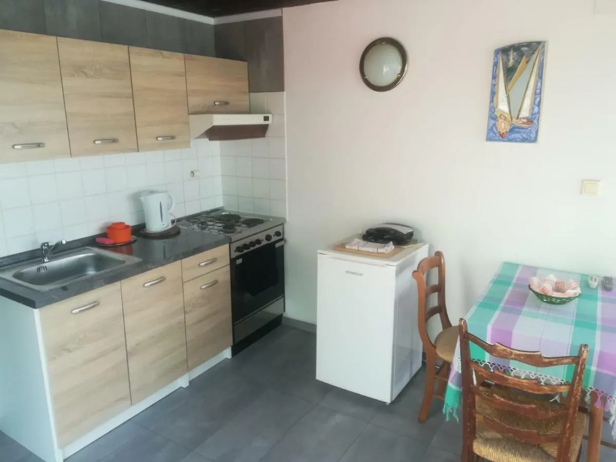 Apartments Darinka أوباتيا