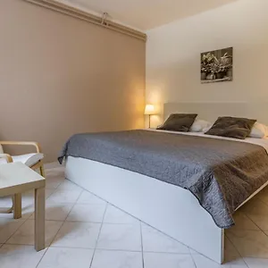 https://apartment-mar.pula-hotels.org