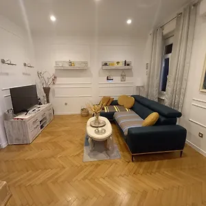 Apartman Beti Apartment