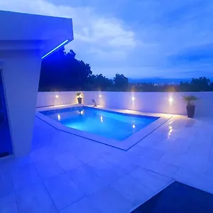 Apartament Penthouse Jacuzzi & Pool Apartmants, Opatija